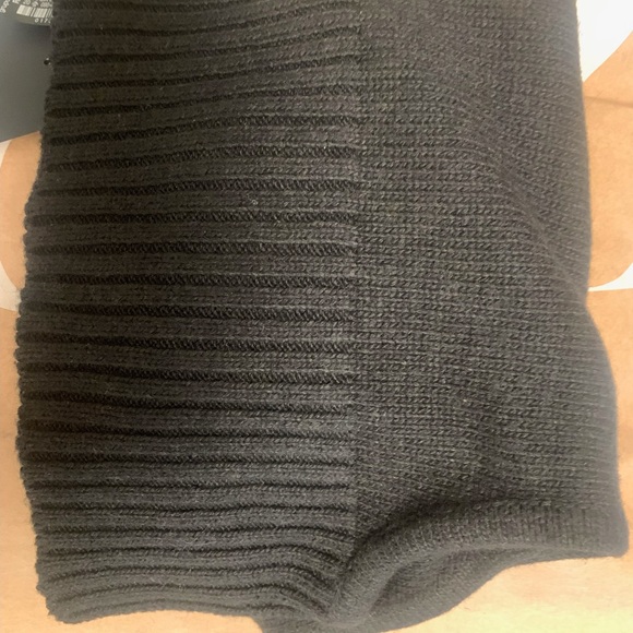 Zara Knit Wool Blend Knit Hood - Picture 3 of 3